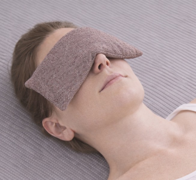 ZAFUZEN Atelier · Ritual de Estiramiento y Descanso · Set de Yoga con Correa de Estiramiento y Almohada para Ojos con Lavanda · Kit de Bienestar para Yoga, Savasana y Relajación · Modelo Clay - Imagen 8