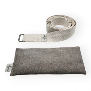ZAFUZEN Atelier · Ritual de Estiramiento y Descanso · Set de Yoga con Correa de Estiramiento y Almohada para Ojos con Lavanda · Kit de Bienestar para Yoga, Savasana y Relajación · Modelo Clay